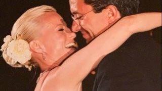 Ο Νίκος Χατζηνικολάου δημοσίευσε μια τρυφερή φωτογραφία με την Κρίστη Τσολακάκη