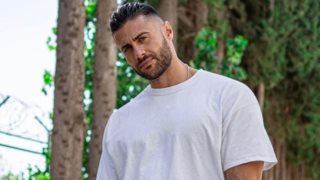 Κωνσταντίνος Βασάλος | Η μεγάλη αλλαγή στα μαλλιά του που μας θύμισε &#39;80s