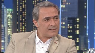 Ο Θανάσης Κουρλαμπάς στο The 2Night Show