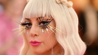 Lady Gaga
: Οι πρώτες εικόνες από τα καλλυντικά που λανσάρει 
