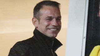 Ανανεωμένος ο Ντέμης Νικολαΐδης στη νέα του εμφάνιση