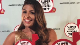 Έλενα Παπαρίζου: Η αναπάντεχη έκπληξη που την έκανε να ξεσπάσει σε κλάματα