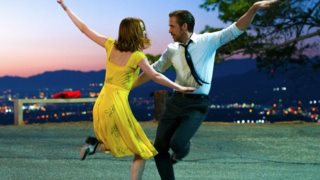 Ryan Gosling : Στη μεγάλη οθόνη ξανά στο πλευρό της Emma Stone: Δείτε τον να τραγουδά στο πρώτο trailer του «La La Land»