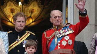 Η απόφαση του πρίγκιπα Harry να μην επιστρέψει στο Ηνωμένο Βασίλειο για το μνημόσυνο του παππού του, πρίγκιπα Φιλίππου