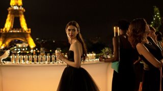 Emily in Paris | Πασίγνωστος Έλληνας σχεδιαστής θα συμμετάσχει στον τέταρτο κύκλο