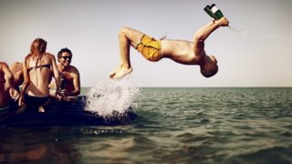 10 λόγοι για να κάνεις διάλειμμα από το αλκοόλ
: Παραμένοντας νηφάλιος στις διακοπές δεν σημαίνει ότι θα είσαι ξενέρωτος