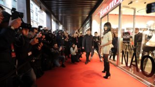 Naomi Campbell: Η εμφάνιση στο Μιλάνο: Στο κεντρικό κατάστημα της ΥΑΜΑΜΑΥ!