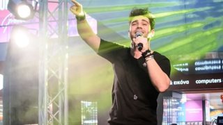 Πέτρος Ιακωβίδης: Ο 92.3 Λάμψη στο πρώτο “Christmas Live Stage” της χρονιάς στο Athens Metro Mall