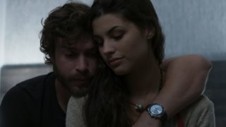 Το Τατουάζ: Η Άννα κινδυνεύει και φεύγει πανικόβλητη μαζί με τον Αλέξανδρο για Λονδίνο!