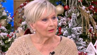 Έρρικα Μπρόγιερ: Οι προσωπικές αποκαλύψεις στη Μενεγάκη | Το θέατρο, ο έρωτας με τον Βουτσά &amp; η συνεργασία με την αδερφή της