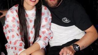 Ήβη Αδάμου - Μιχάλης Κουϊνέλης 
: Η βάφτιση της ενός έτους κορούλας τους!