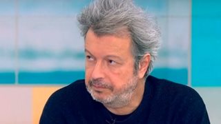 Τατσόπουλος για &#39;&#39;Κιβωτό του Κόσμου&#39;&#39;: &quot;Εγώ και οι αδελφές μου είχαμε τραυματικές εμπειρίες από τη ζωή σε ίδρυμα&quot;