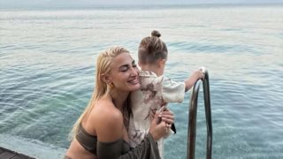 Συγκινεί η Ιωάννα Τούνη: "Νιώθω πτώμα ψυχολογικά επειδή βλέπω το μικρό μου πληγωμένο σπουργίτι"