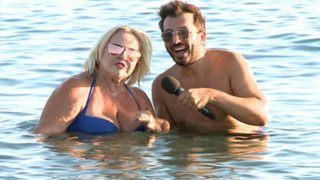 Video Of The Day: Η Μπέσσυ Αργυράκη με μαγιό μπροστά στην κάμερα του Λιάγκα!