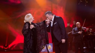 Χριστούγεννα στο MEGA | Τα πάντα για την τηλεοπτική συνάντηση του Αντώνη Ρέμου και της Μαρινέλλας