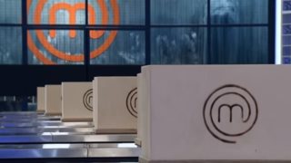 MasterChef: H guest εμφάνιση της Ελένης Ψυχούλη, το «κουλό» πιάτο της δοκιμασίας και τα νεύρα του Σωτήρη Κοντιζά με την Ηλέκτρα