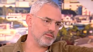 Καταπέλτης ο Νίκος Συρίγος: Δεν μπορεί η "Σούλα" και η "Μπούλα" να έχει άποψη για το τι λέει ο Γιώργος Νταλάρας