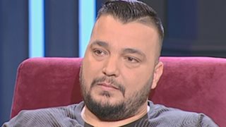Μάριος Βραχάτης
: Η ζωή του πρώην παίκτη MasterChef: Η εγκατάλειψη από τον πατριό του, η απώλεια της μητέρας &amp; ζωή στο μοναστήρι και το δάσος!