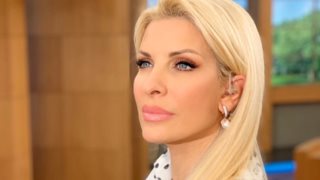 Ελένη Μενεγάκη: Το τρυφερό σχόλιο για τους συνεργάτες της &amp; ο διάλογος με ακόλουθό της για την κόρη της