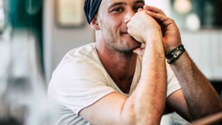 Αντίνοος Αλμπάνης: Η περιπέτεια της υγείας του, οι χημειοθεραπείες &amp; η ανάρτηση που έκανε την αποκάλυψη