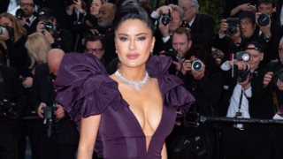 Salma Hayek | Αποκάλυψε γιατί δεν την έντυσε κανείς στο κόκκινο χαλί το 1996