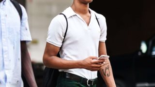 Λευκό polo: Το κομμάτι - κλειδί του καλοκαιρινού smart casual look
