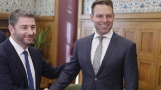 Ανατροπή σκηνικού: Δεύτερο κόμμα το ΠΑΣΟΚ για πρώτη φορά μετά από 11 χρόνια - Βυθίζεται ο ΣΥΡΙΖΑ