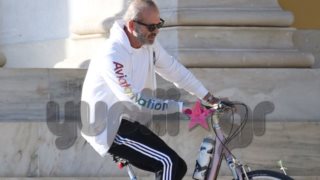 Πέτρος Κωστόπουλος: Για ποδήλατο με τον γιο του στο Ζάππειο! Δείτε όλα στιγμιότυπα