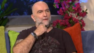 Μπάμπης Στόκας: &quot;Η οικογένειά µου είναι δεξιά πολιτικά. Εγώ είµαι αριστερής ιδεολογίας&quot;