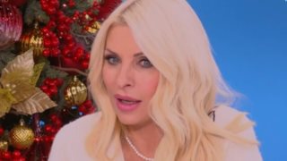 Video of the Day | Ο "παρουσιαστής" που ξετρέλανε την Ελένη Μενεγάκη: "Κύριε Νίκο, πάρτε μία ανάσα!"