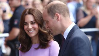 Η Κέιτ σε νευρική κρίση: Η ατίθαση πριγκίπισσα Σάρλοτ έχει βασιλική αυτοπεποίθηση