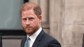 Πρίγκιπας Harry | Το σημαντικό δώρο που πρόσφερε στον βασιλιά Κάρολο στη συνάντησή τους