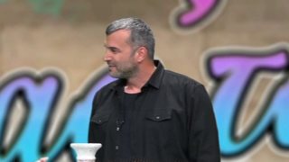 Ο Αντώνης Βλοντάκης εξηγεί γιατί δεν θεωρεί τον εαυτό του ηθοποιό