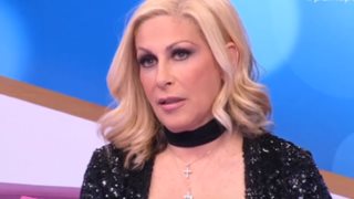 Έφη Σαρρή: Το «πακέτο» που τη λύγισε: Video