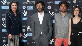 Βραβεία ΙΡΙΣ 2021 | Από τη Γιάννα Αγγελοπούλου και τη Μαίρη Χρονοπούλου μέχρι τον άνθρωπο πίσω από τις &quot;Άγριες Μέλισσες&quot; - Όλες οι λαμπερές παρουσίες της βραδιάς