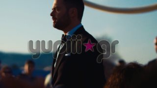 Ηλίας Βρεττός: Δείτε τον να κάνει ελεύθερη πτώση μπροστά στην κάμερα!