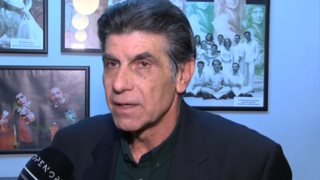 Γιάννης Μπέζος : Ο εκνευρισμός on camera με ρεπόρτερ: «Κάτι άλλο πιο ενδιαφέρον έχετε να με ρωτήσετε;»