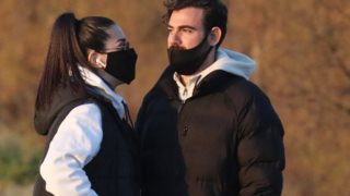 Ο Νίκος Πολυδερόπουλος με τη σύντροφό του μετά την αποκάλυψη της σχέσης του