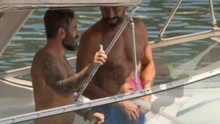 Γιώργος Μαυρίδης &amp; Γιώργος Κατσινόπουλος: Αχώριστοι και το καλοκαίρι! Απόδραση με σκάφος στη Χαλκιδική