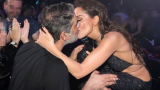 Δέσποινα Βανδή σε Βασίλη Μπισμπίκη: &quot;Και να μην ήμουν ερωτευμένη, απόψε, θα σε ερωτευόμουν&quot;