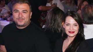 Αντώνης Ρέμος &amp; Υβόννη Μπόσνιακ: Όλες οι λεπτομέρειες του γάμου τους: Οι λαμπεροί καλεσμένοι και το μενού της δεξίωσης