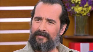 Ο Νικηφόρος του "Σασμού" είναι γιος του Στεφανή ή του Μαθιού; Ο Τάσος Νούσιας έδωσε τη δική του απάντηση στο "Καλύτερα Δε Γίνεται"