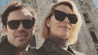 Βίκυ Καγιά 
: Το δημόσιο τρυφερό φιλί στον σύζυγό της 
