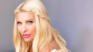 Η Ελένη Μενεγάκη στο Λαγονήσι με φόντο το ηλιοβασίλεμα! Δείτε τη φωτογραφία