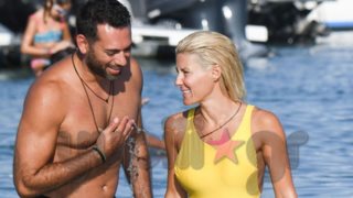 Εύη Φραγκάκη &amp; Γιώργος Φιλόπουλος: Τρυφερά ενσταντανέ στην Πάρο | Όλες οι φωτογραφίες του ερωτευμένου ζευγαριού