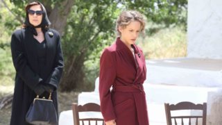 Άγριες Μέλισσες
: Νέες εξελίξεις! Η Αννέτ βρίσκει τον γιο της, το σχέδιο του Νικηφόρου &amp; το παράτολμο σχέδιο της Πηνελόπης