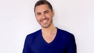 Ο Μιχάλης Χατζηγιάννης μέσα από το νοσοκομείο