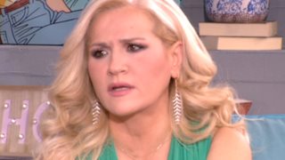 Μπέσυ Μάλφα: Η συγκλονιστική εξομολόγηση στη Φαίη Σκορδά: Η σοβαρή μάχη για την υγεία της &amp; ο θάνατος της μητέρας της