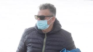 Ο Γιώργος Λιάγκας στη θάλασσα με τους γιους του