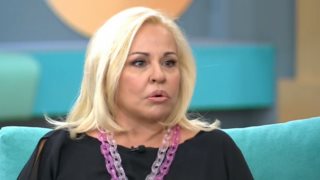 Μπέσσυ Αργυράκη | Ποια γνωστή τραγουδίστρια ήταν αφορμή να γνωρίσει τον άντρα της;